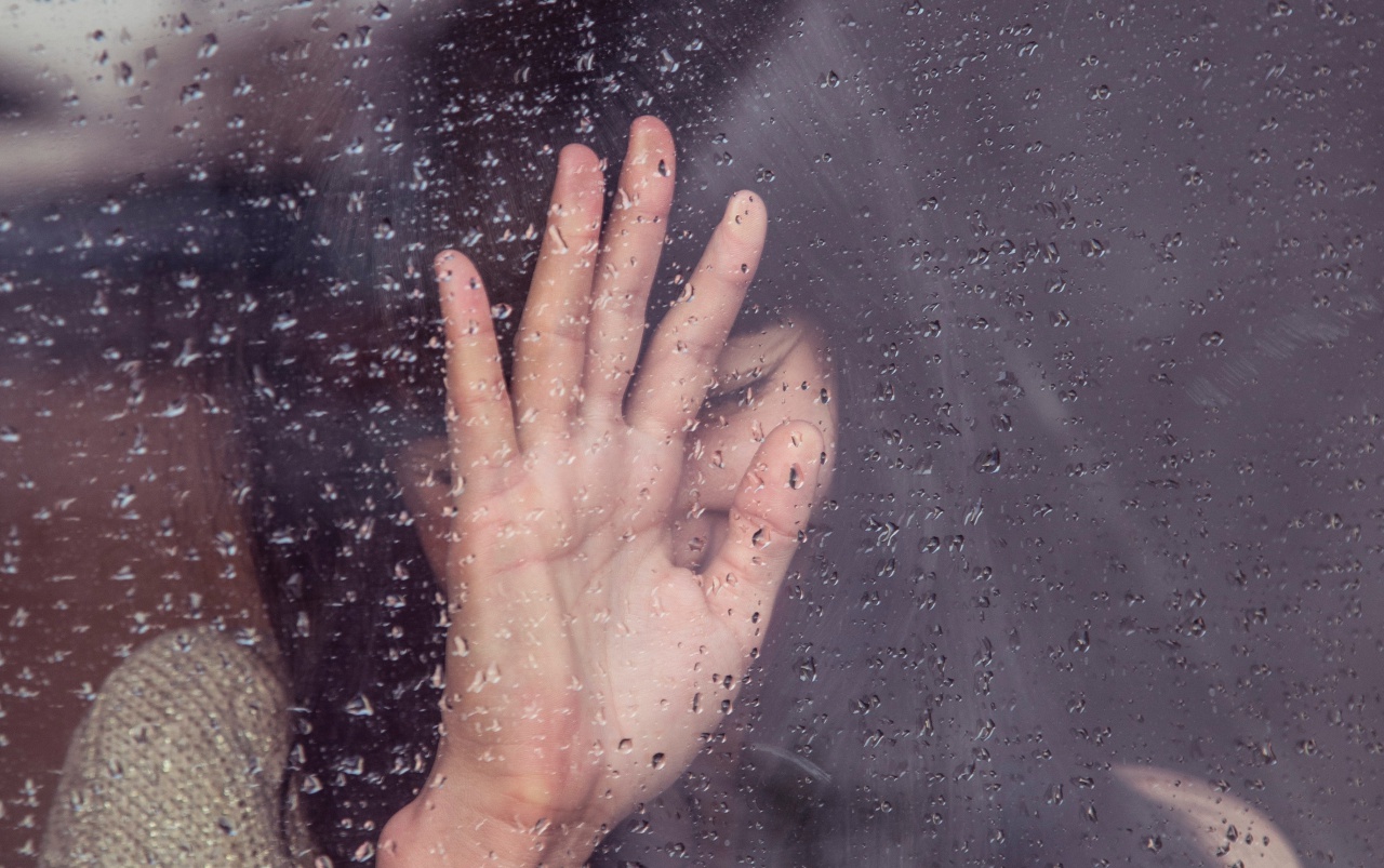 拒否する女性