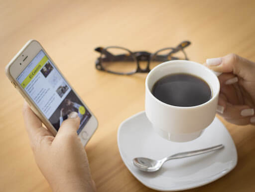 コーヒーとスマホ